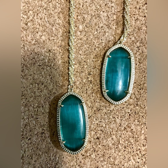Rare early Kendra Scott gold with Deep green Pendants wrap necklace. - Picture 3 of 6